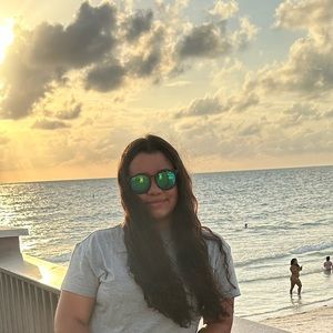 Meet your Posher, Maykala